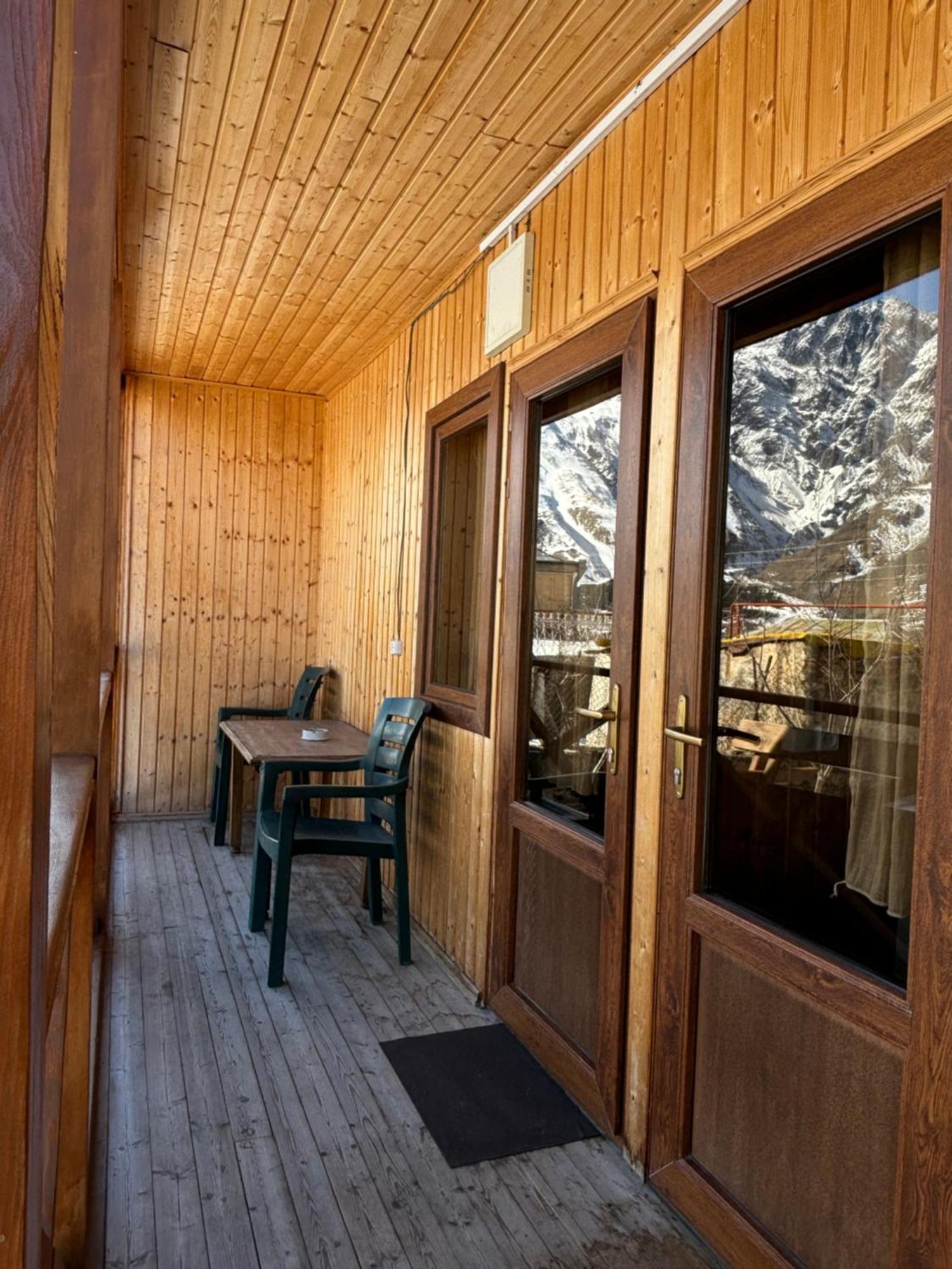 Family Hostel Nika Stepantsminda Exterior photo